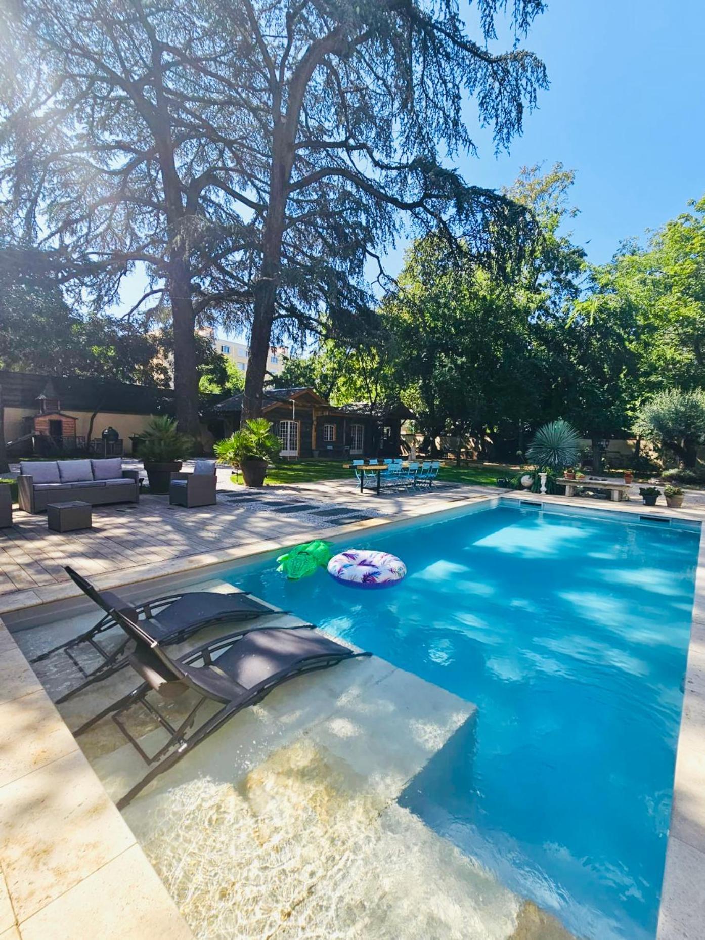 Chateau Grandclement Lyon Villeurbanne Niveau Rdc - Tresor Cache En Ville Avec Vue Piscine Et Parc Exterior photo